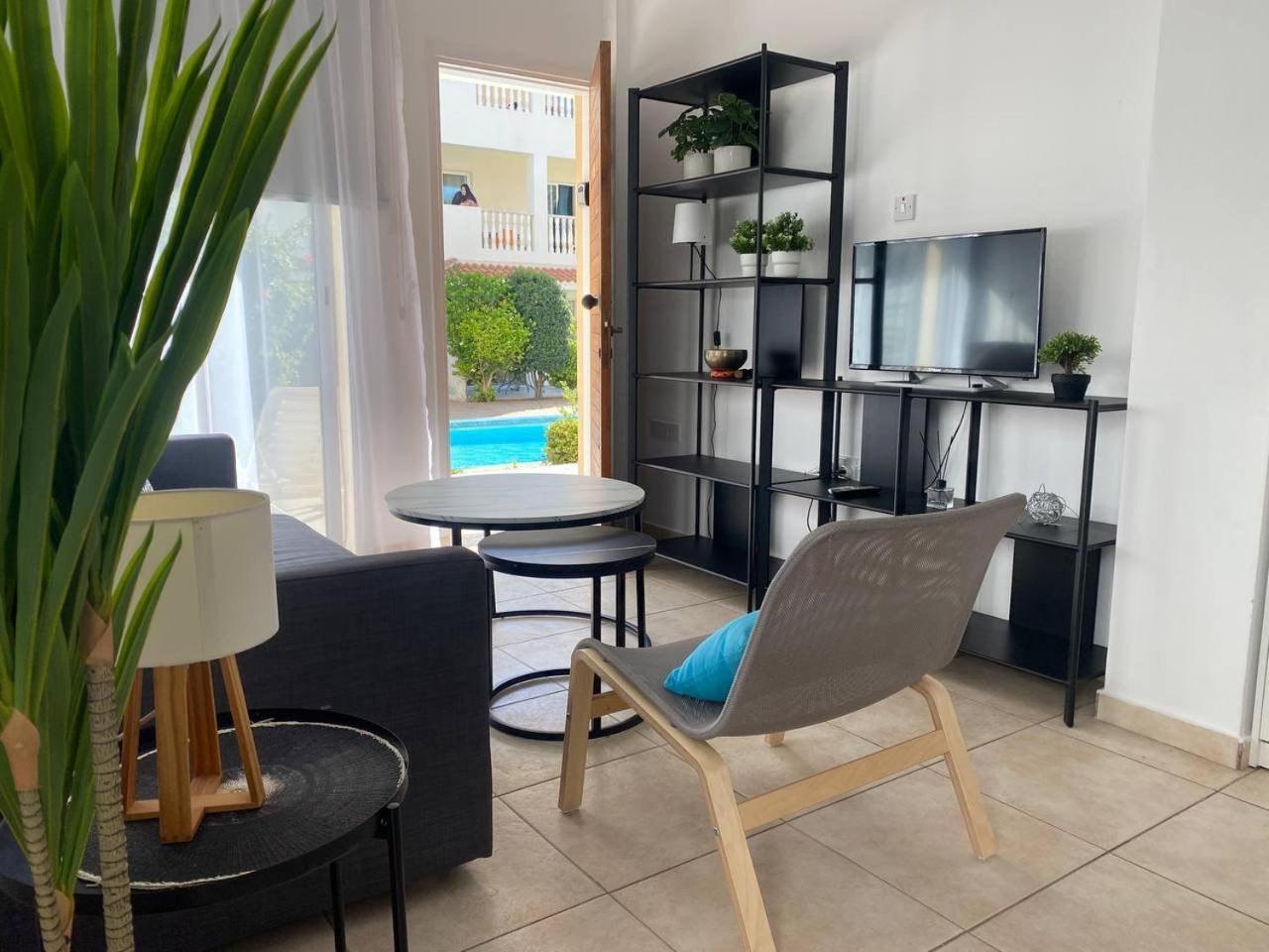 Beautiful One Bed Apartment In Paphos Buitenkant foto