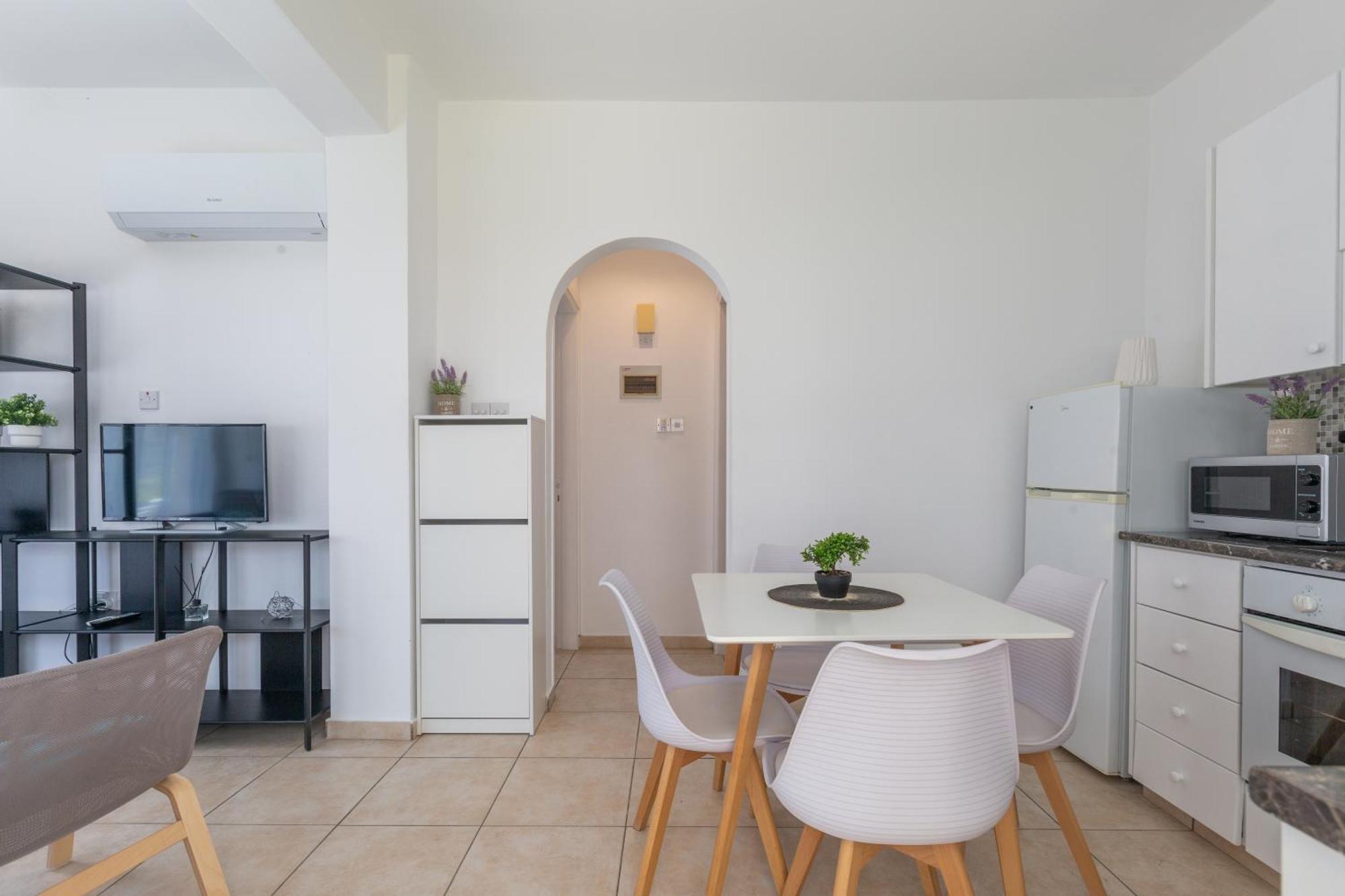 Beautiful One Bed Apartment In Paphos Buitenkant foto