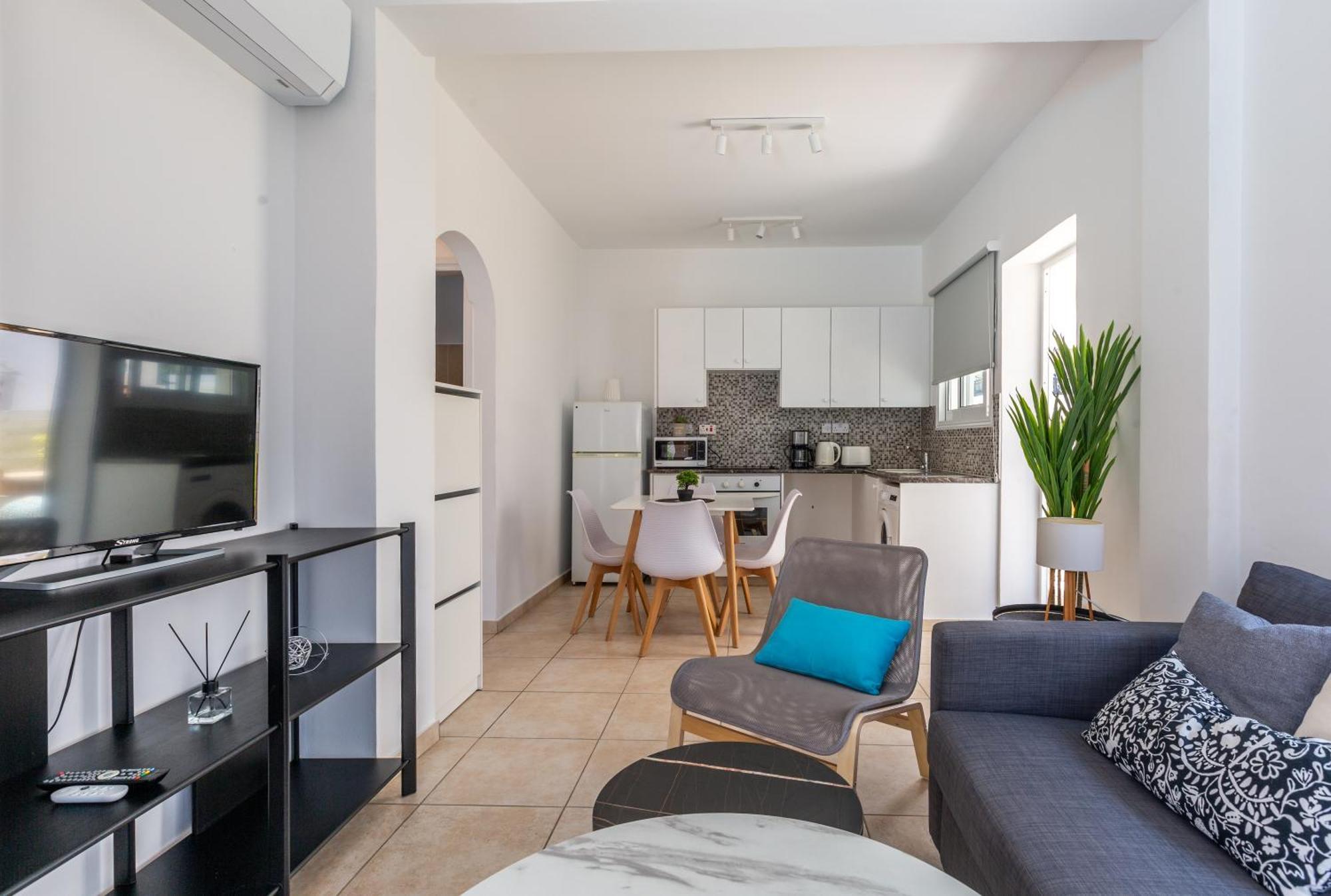 Beautiful One Bed Apartment In Paphos Buitenkant foto
